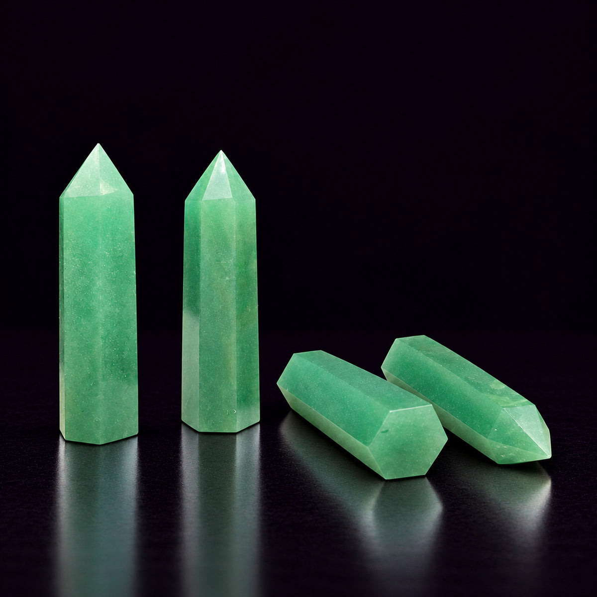 Green Aventurine crystal tower dimensions measuring approximately 7–9 cm (2.8–3.5 in).